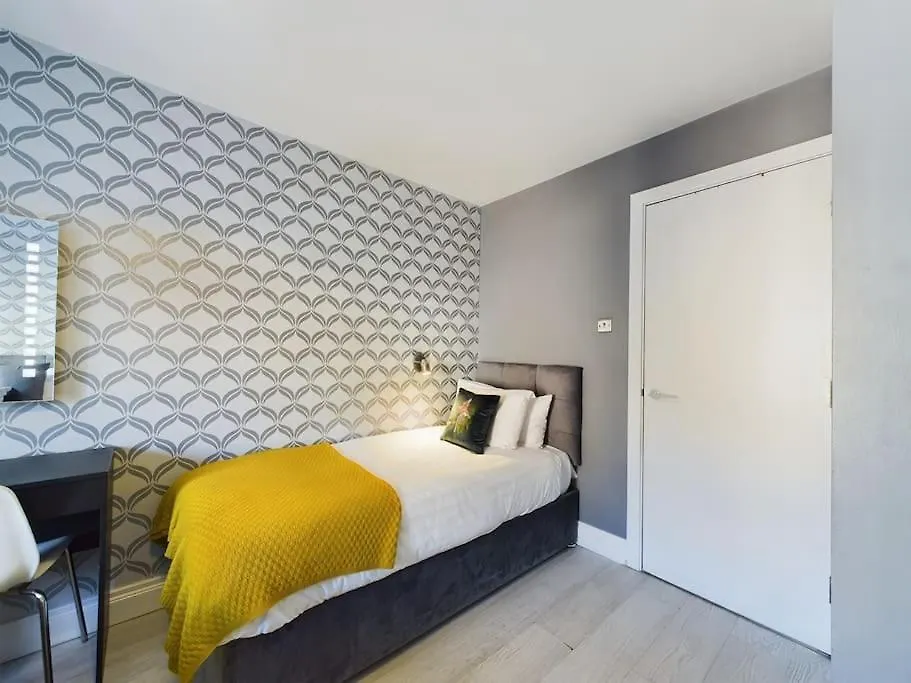 Donegall Sq Apt At City Gate, Belfast City Centre 0*,